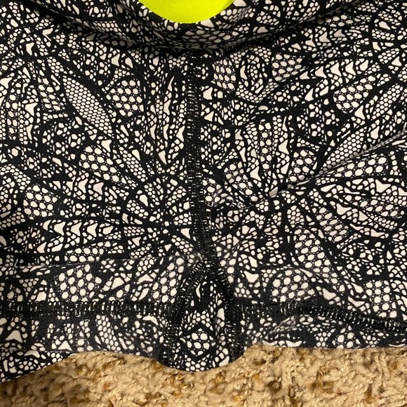 VICTORIA'S SECRET SPORT VSX Women's XS Active Knockout Capri Cropped Leggings - Picture 9 of 9